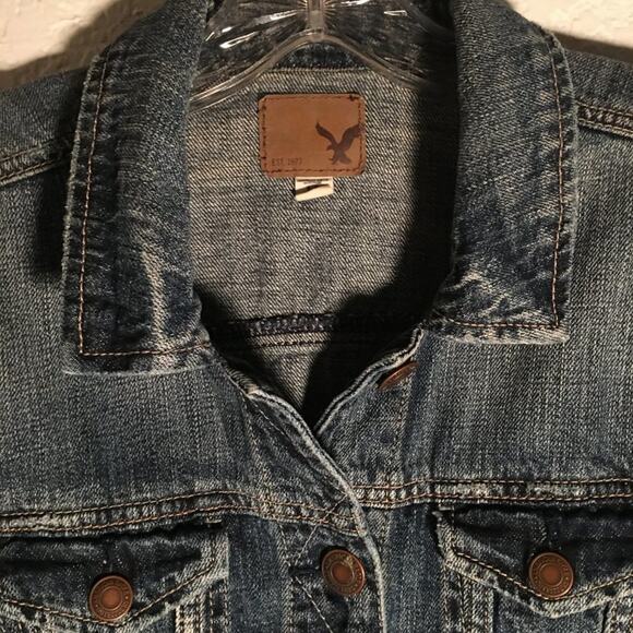 American Eagle Cropped Denim Jacket Women's S/P Blue Fade Distressed Trucker - Picture 2 of 11